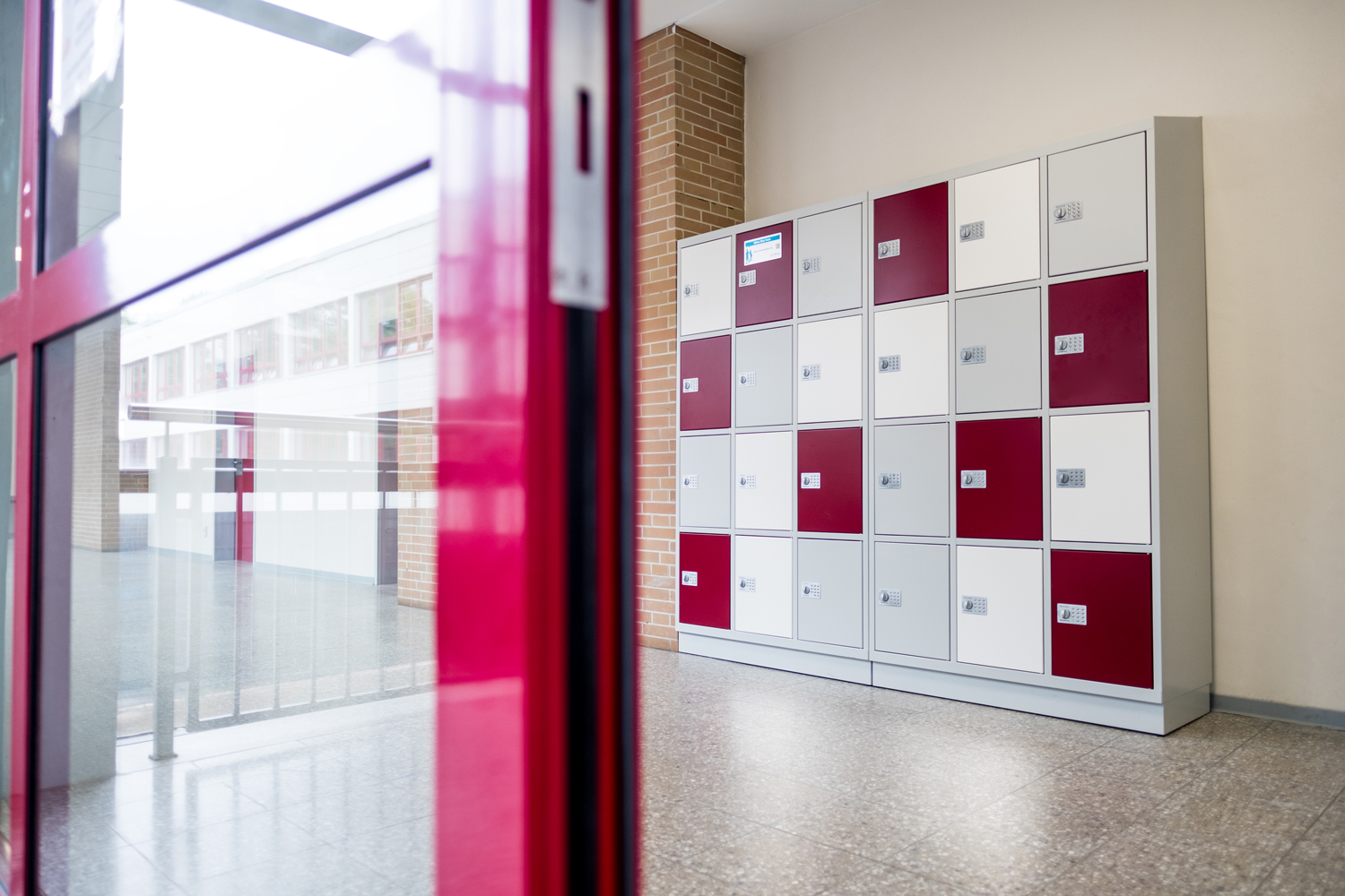 astradirect Schulschließfächer Versicherung, IGS Einbeck Die astradirect Schulschließfächer Schutzbrief, in der IGS in Einbeck