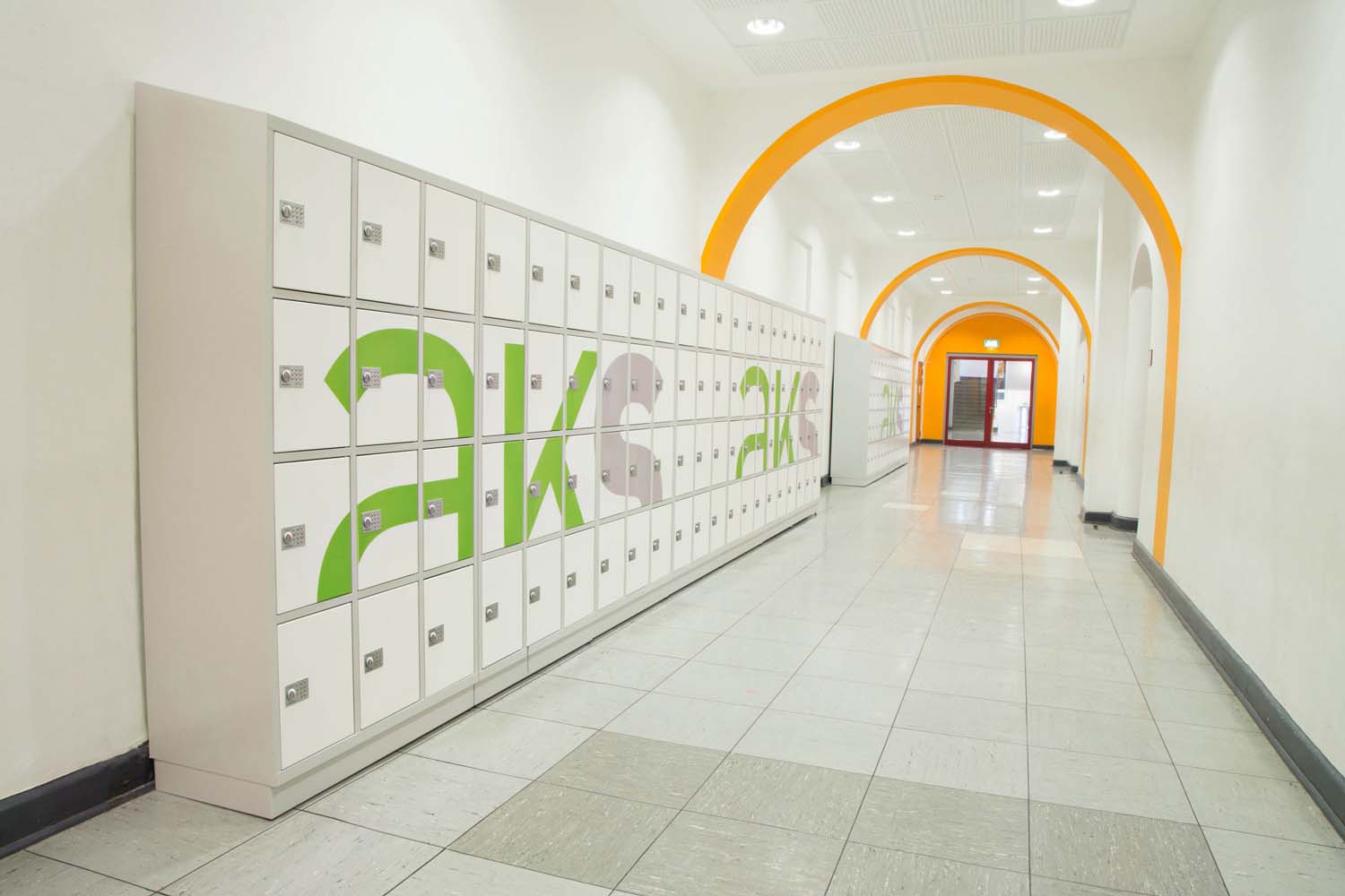 astradirect Schließfächer Versicherung, Alfred Krupp Schule Essen Die astradirect Schulschließfächer Schutzbrief, in der Alfred Krupp Schule in Essen