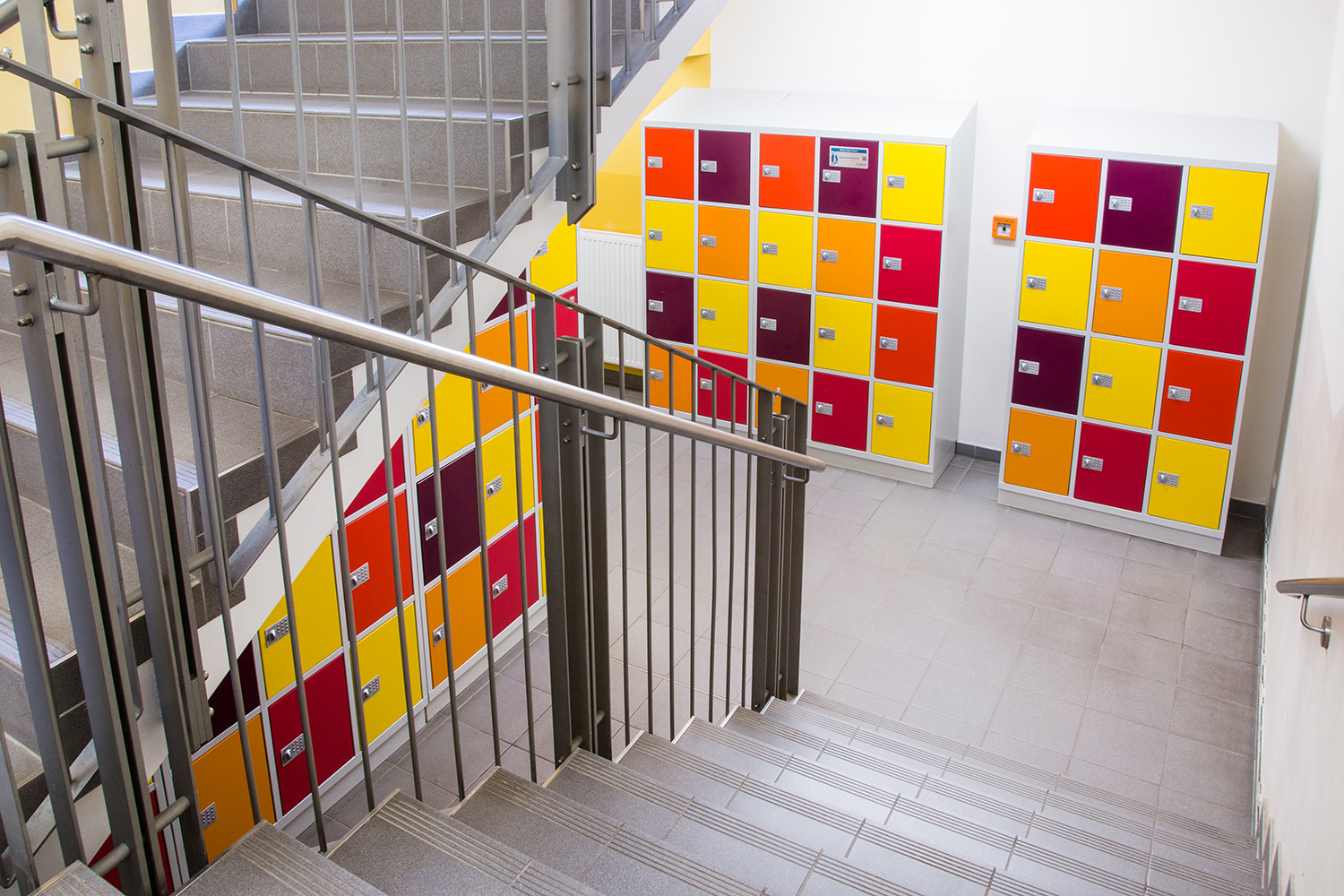 astradirect Schließfachanlagen, Staatliche Regelschule in Hermsdorf Das Schließfach von astradirect, in der Staatlichen Regelschule in Hermsdorf. Fotos von Stefan Laus